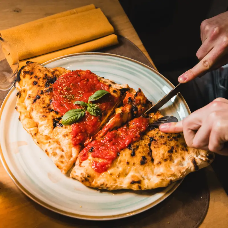 Calzone - Ristorante Pizzeria Il Tufo Siena